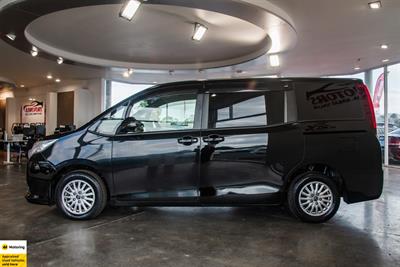 2014 Toyota Noah - Thumbnail