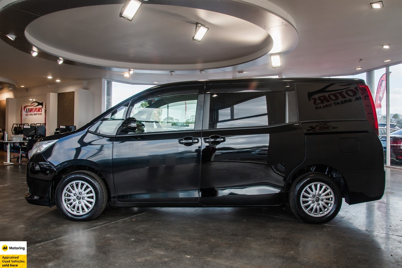 2014 Toyota Noah