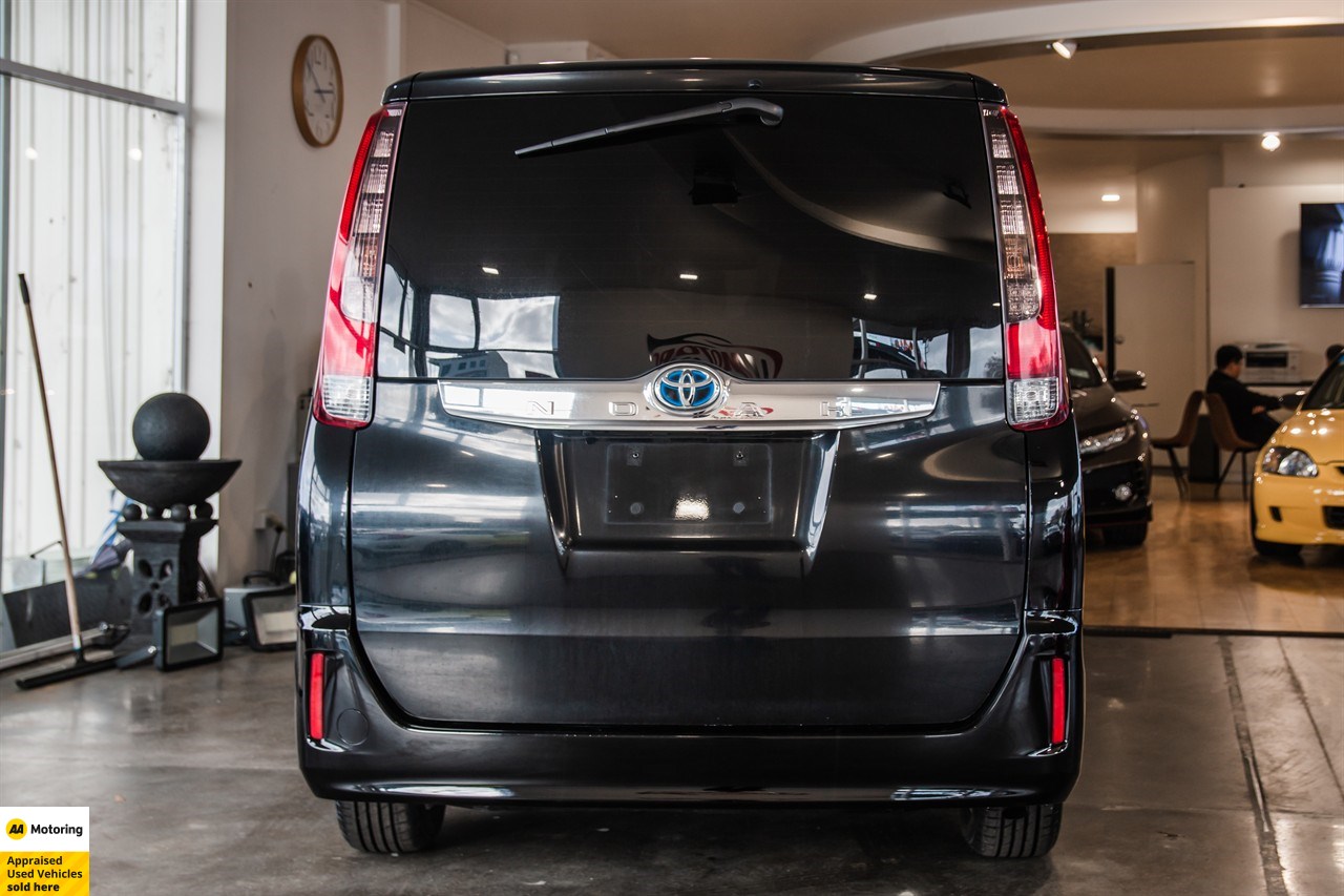 2014 Toyota Noah