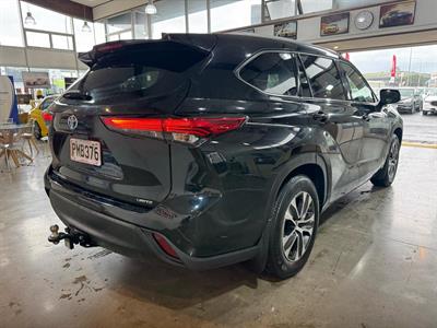 2022 Toyota Highlander - Thumbnail
