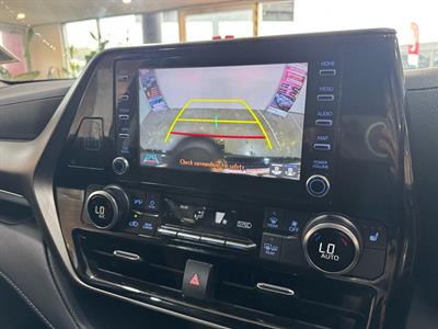 2022 Toyota Highlander - Thumbnail