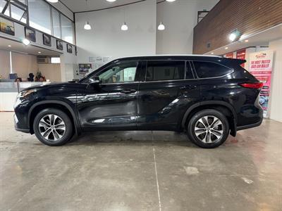 2022 Toyota Highlander - Thumbnail
