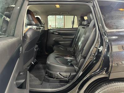 2022 Toyota Highlander - Thumbnail
