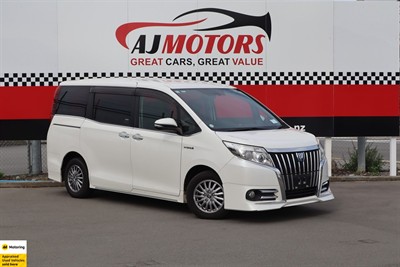 2015 Toyota Esquire - Thumbnail
