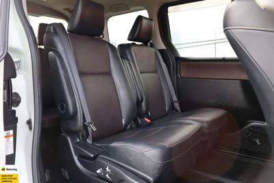 2015 Toyota Esquire - Thumbnail