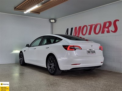 2021 Tesla Model 3 - Thumbnail