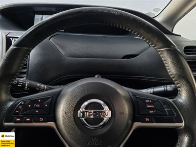 2016 Nissan Serena - Thumbnail