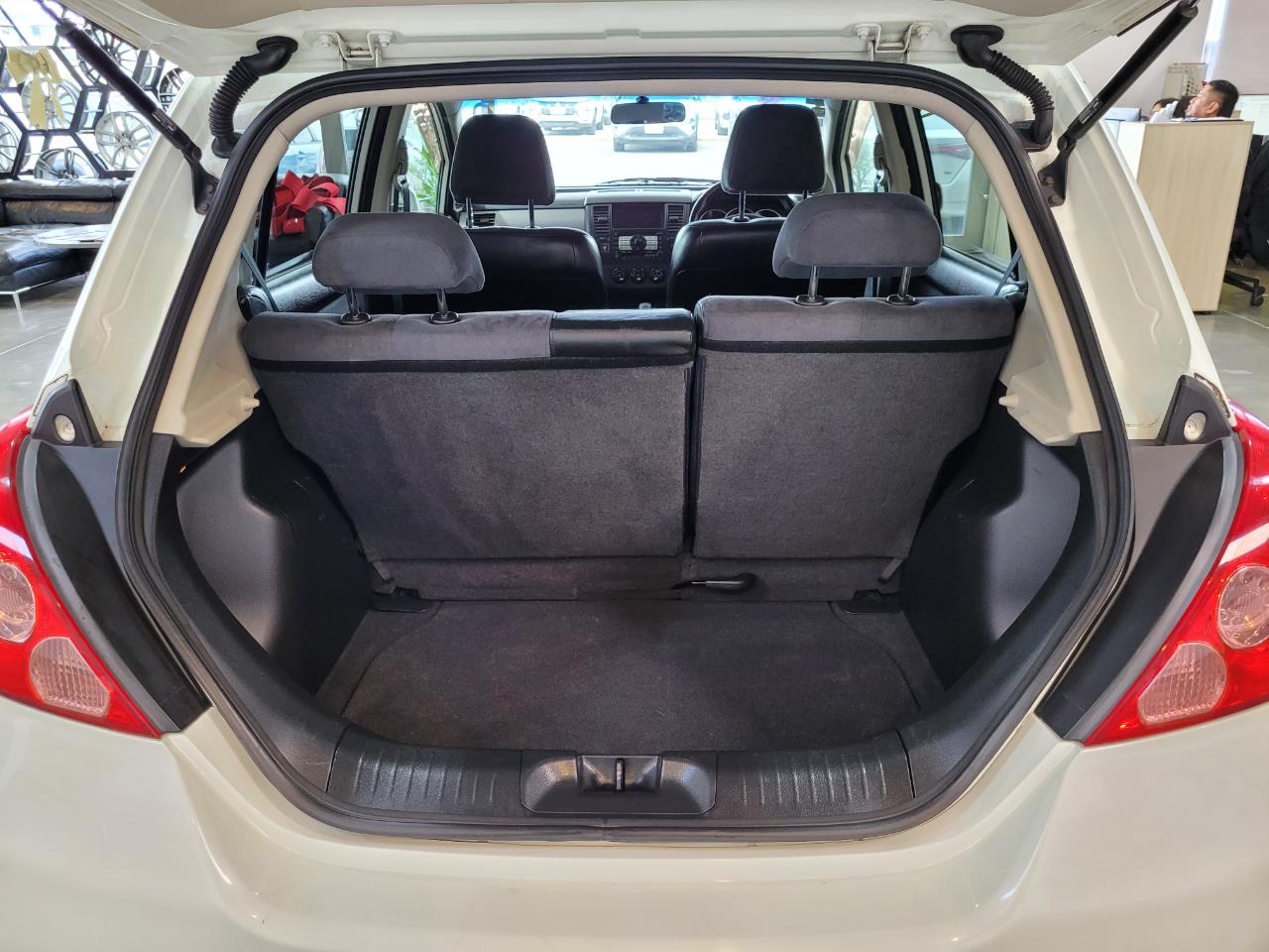 2005 Nissan Tiida