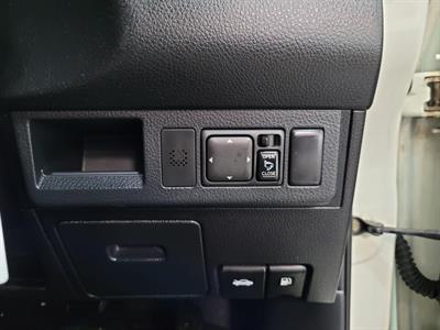 2005 Nissan Tiida - Thumbnail