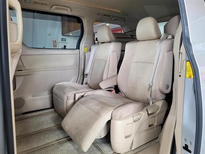 2012 Toyota Alphard - Thumbnail