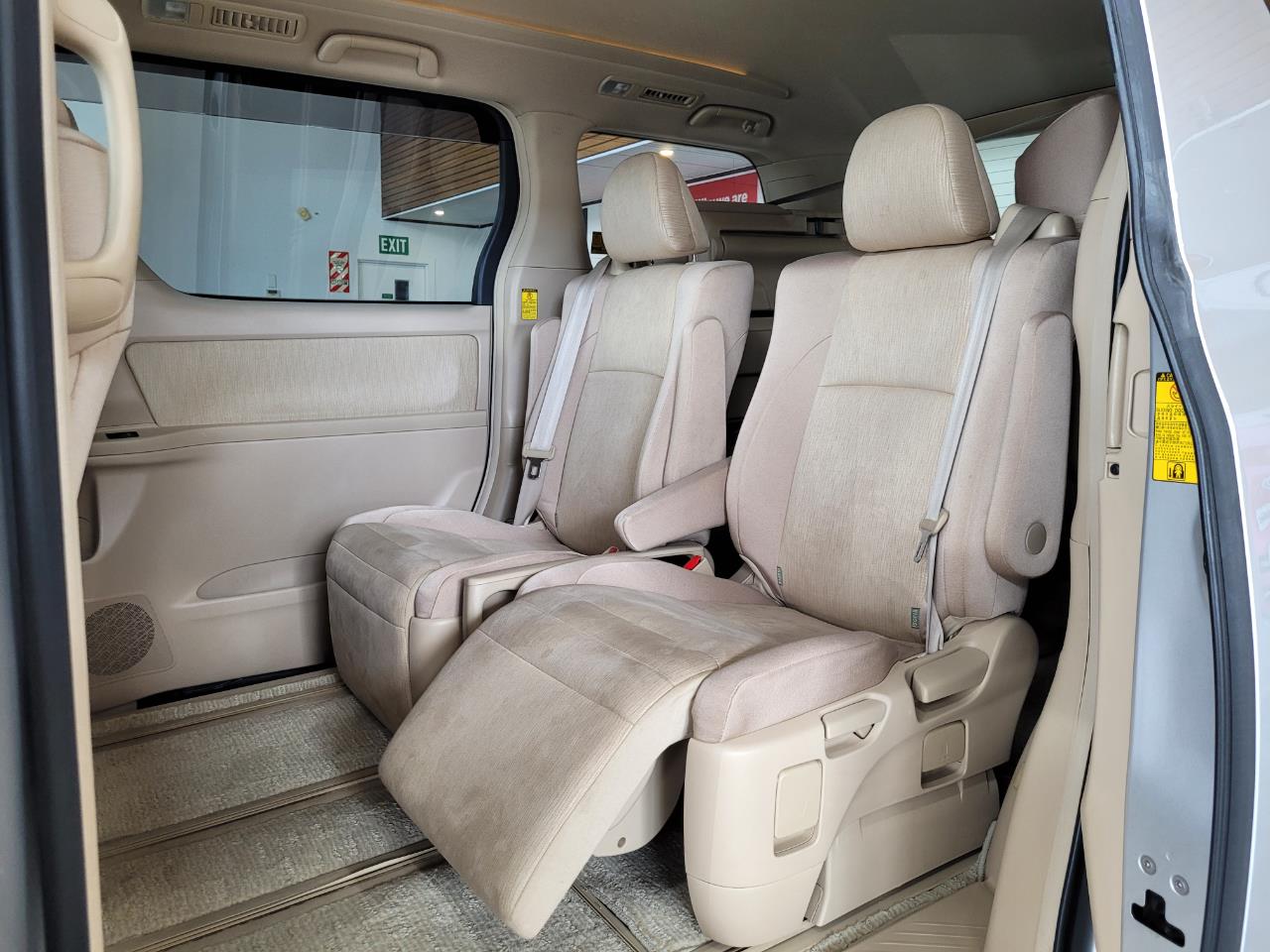 2012 Toyota Alphard
