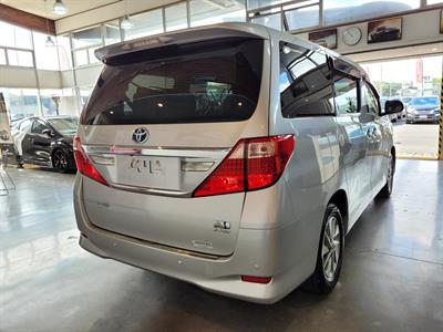 2012 Toyota Alphard - Thumbnail