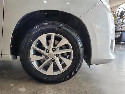 2012 Toyota Alphard - Thumbnail