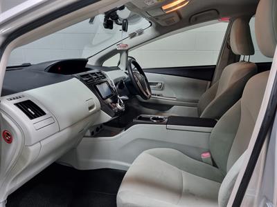 2013 Toyota Prius - Thumbnail