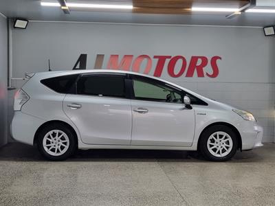 2013 Toyota Prius - Thumbnail