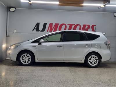 2013 Toyota Prius - Thumbnail