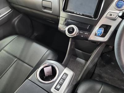 2012 Toyota Prius - Thumbnail