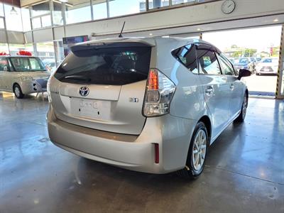 2012 Toyota Prius - Thumbnail