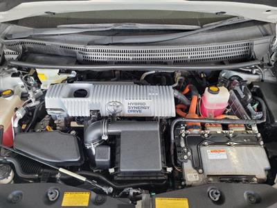 2012 Toyota Prius - Thumbnail