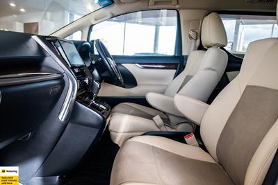 2018 Toyota Alphard - Thumbnail