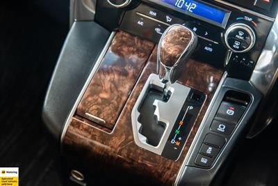 2018 Toyota Alphard - Thumbnail