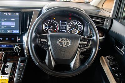 2018 Toyota Alphard - Thumbnail