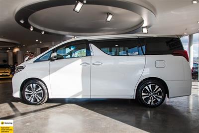 2018 Toyota Alphard - Thumbnail