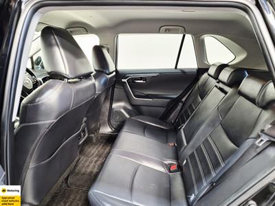2019 Toyota RAV4 - Thumbnail