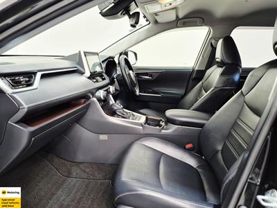 2019 Toyota RAV4 - Thumbnail