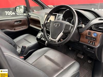 2015 Toyota Esquire - Thumbnail