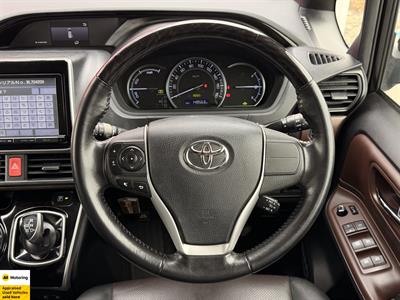 2015 Toyota Esquire - Thumbnail