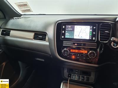 2020 Mitsubishi Outlander - Thumbnail