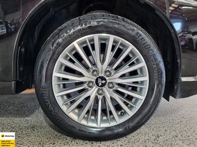 2020 Mitsubishi Outlander - Thumbnail