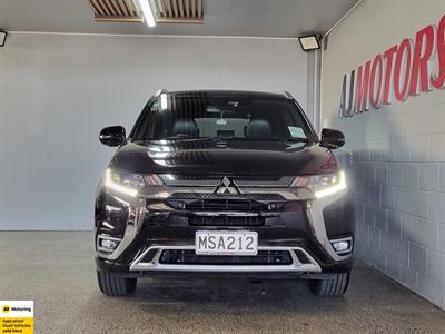 2020 Mitsubishi Outlander - Thumbnail