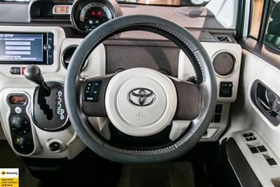 2012 Toyota Porte - Thumbnail