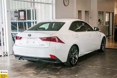 2015 Lexus IS - Thumbnail