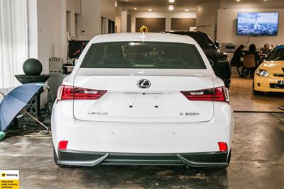 2015 Lexus IS - Thumbnail