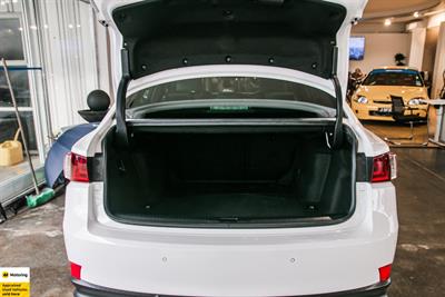 2015 Lexus IS - Thumbnail