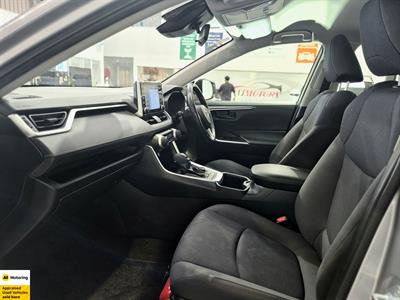 2022 Toyota RAV4 - Thumbnail