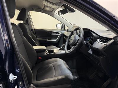 2021 Toyota RAV4 - Thumbnail