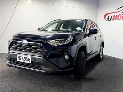 2021 Toyota RAV4 - Thumbnail