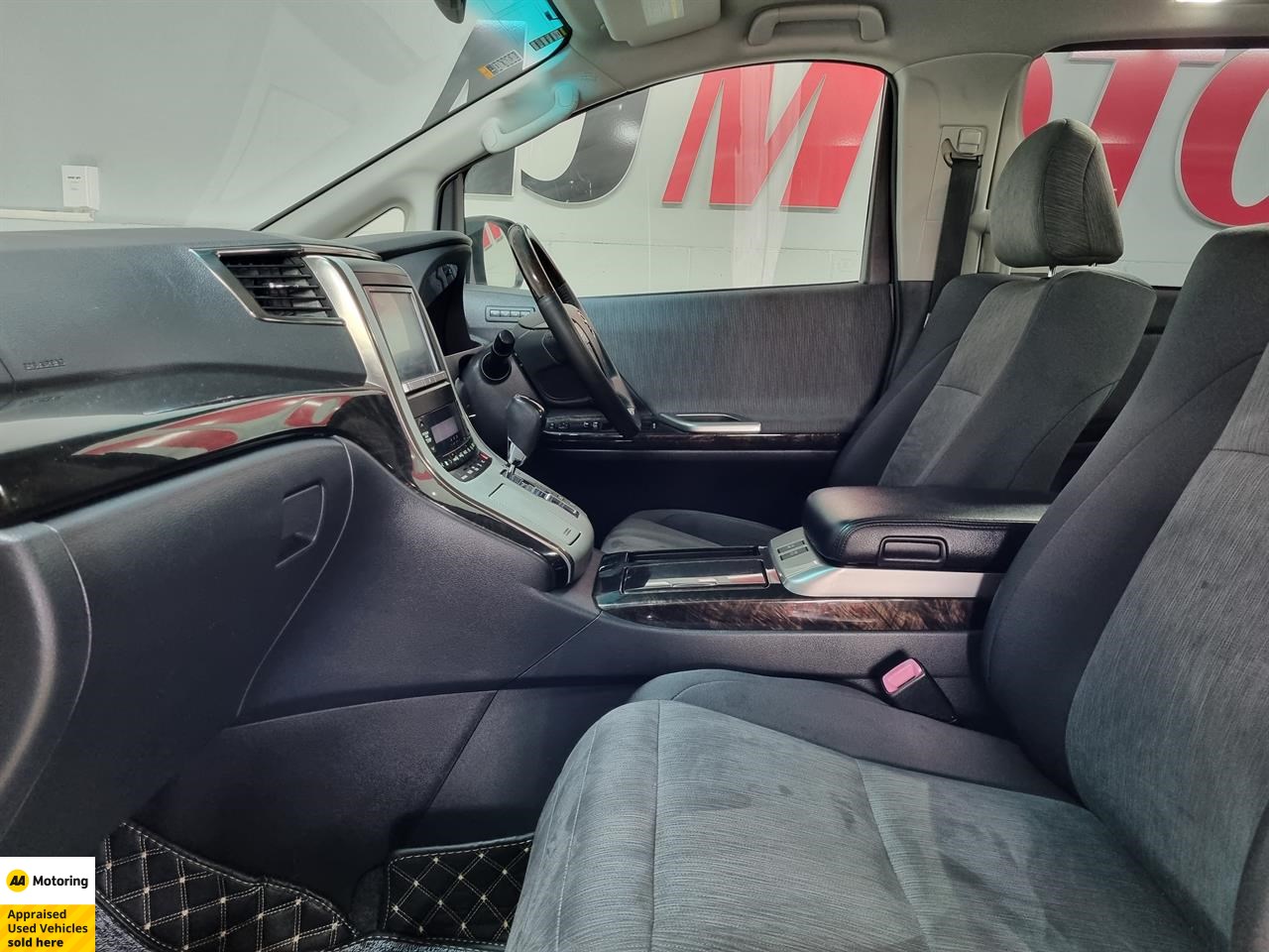2012 Toyota Vellfire