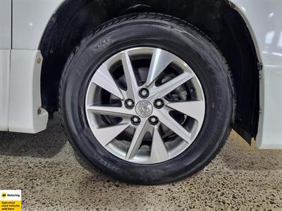 2012 Toyota Vellfire - Thumbnail