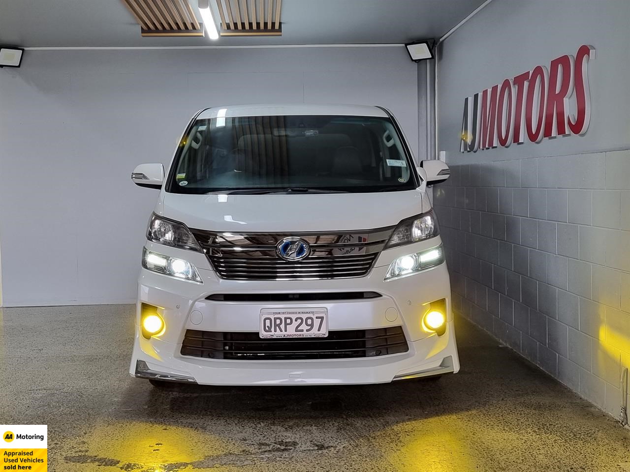 2012 Toyota Vellfire