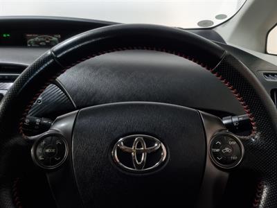 2013 Toyota Prius - Thumbnail