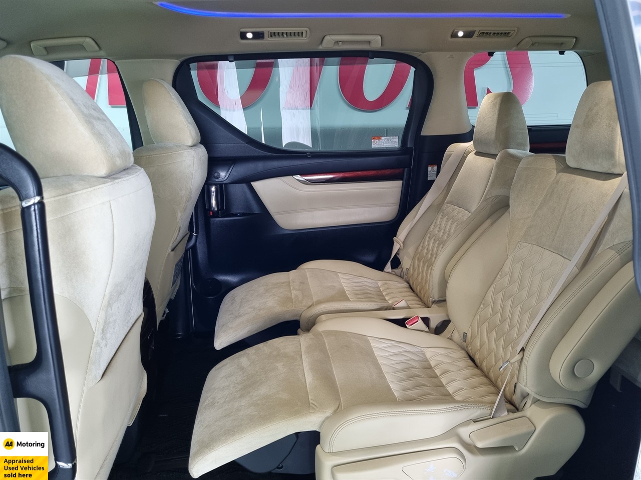 2015 Toyota Alphard