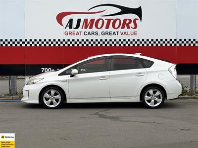 2013 Toyota Prius - Thumbnail