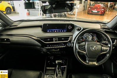 2020 Lexus UX 250h - Thumbnail