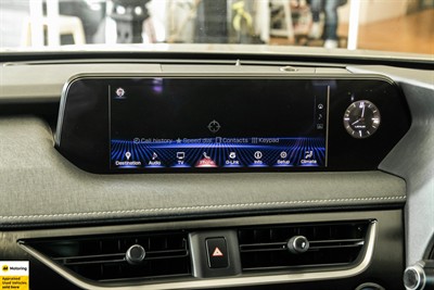 2020 Lexus UX 250h - Thumbnail