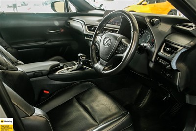 2020 Lexus UX 250h - Thumbnail